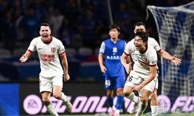 贝博 -莱比锡赛后调整名单，志在社区盾名次提升，球迷炸锅，轮换策略成焦点 